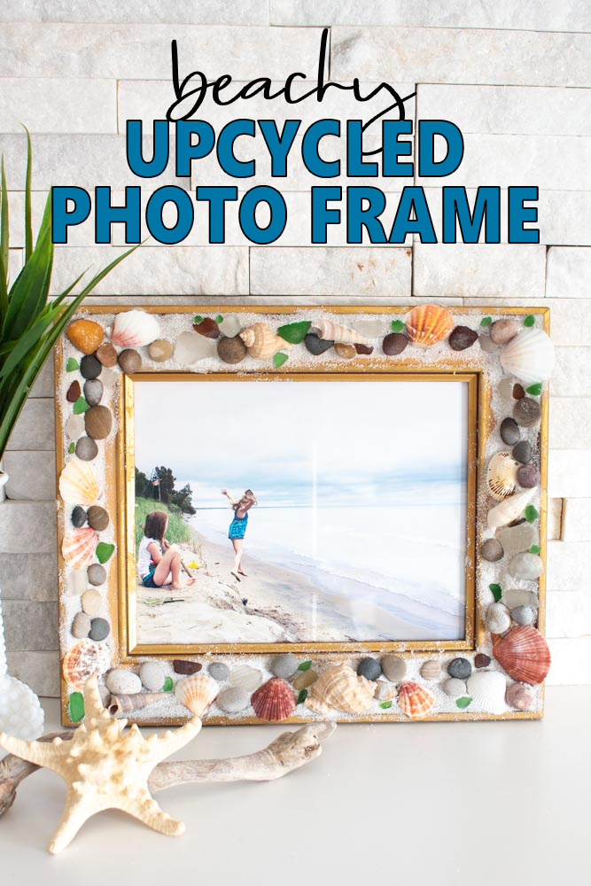 Display those summer memories in an Upcycled photo frame adorned in shells, sea glass, pebbles and sand! via @resincraftsblog