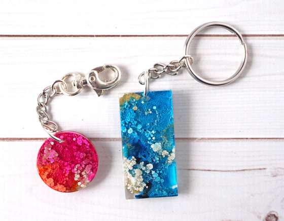 DIY Alcohol Ink Resin Keychains - Resin Crafts Blog