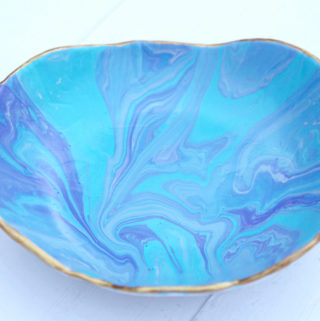 Marbled with gold edge Resin ring dish (1)