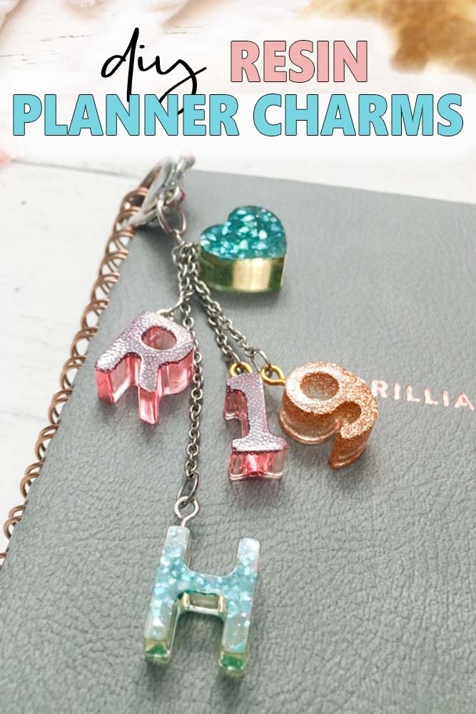 Back to school is just around the corner! Add a special touch to pencil cases, backpacks or day planners with these colorful DIY resin monogram charms. #resincrafts #backtoschool #monogramcrafts #easycastresin #resincraftsblog via @resincraftsblog