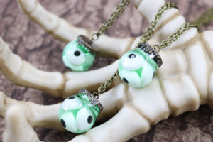 how to make a halloween eyeball necklace