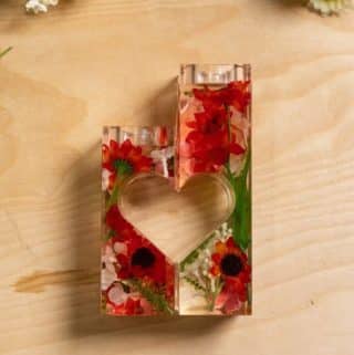 Completed-flower-resin-candle-holder