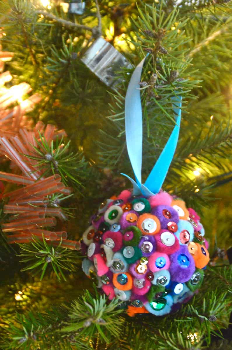 Festive DIY Ornaments - Resin Crafts Blog