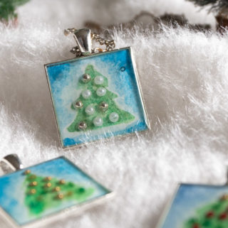 Christmas tree resin pendants-0134