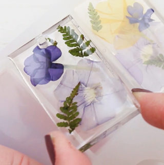 Pressed Flower Pendant Pin