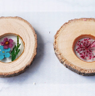 Wood-Flower-Pendants-Flower-Placed