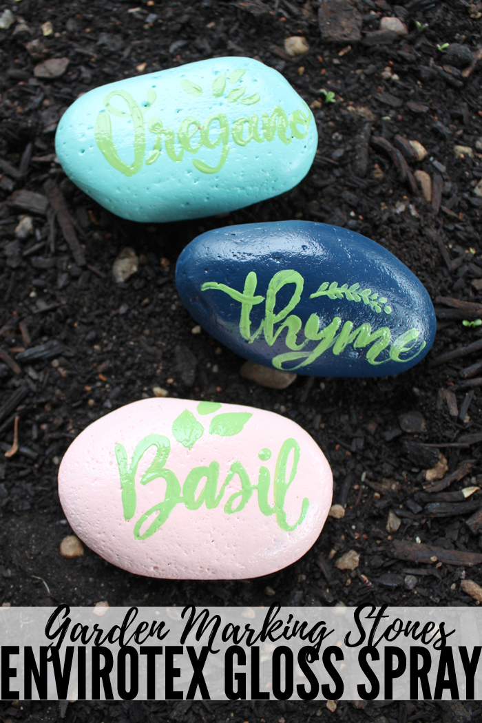 DIY Painted garden marker stones with resin via @resincraftsblog