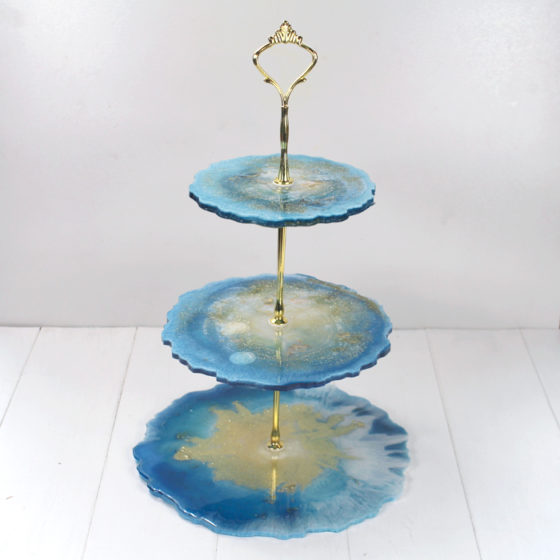 resin tiered serving tray agate slice with gold leaf and glitter (1) Resin Crafts Blog