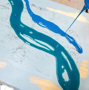 resin pour on table