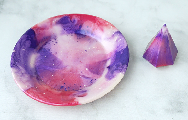 marbled plate and ring cone