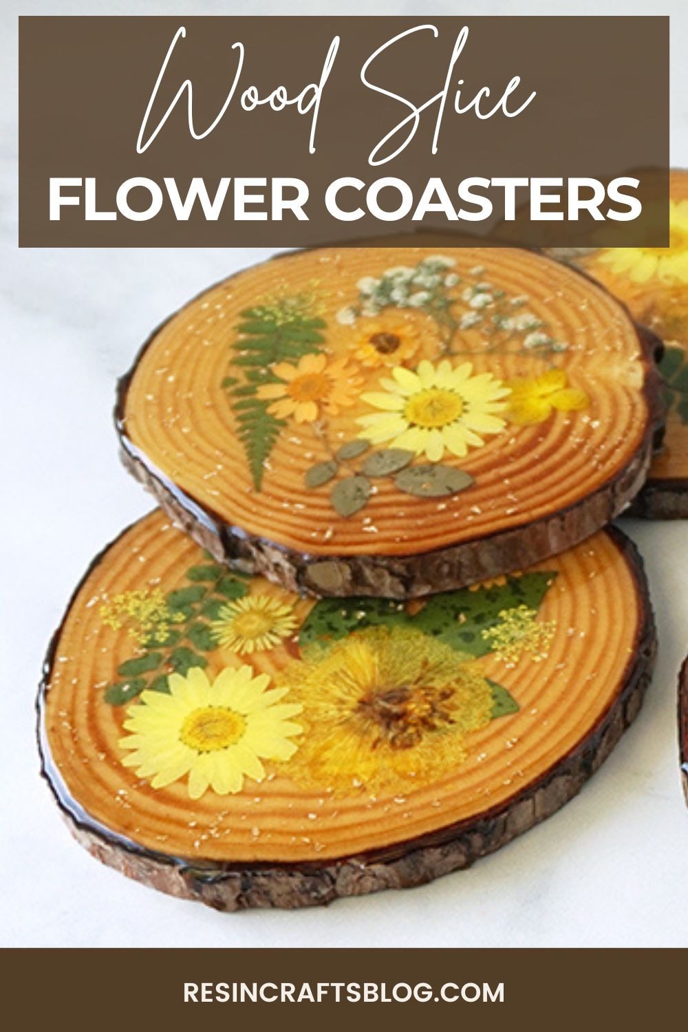 Wood Slice Resin Flower Coasters via @resincraftsblog