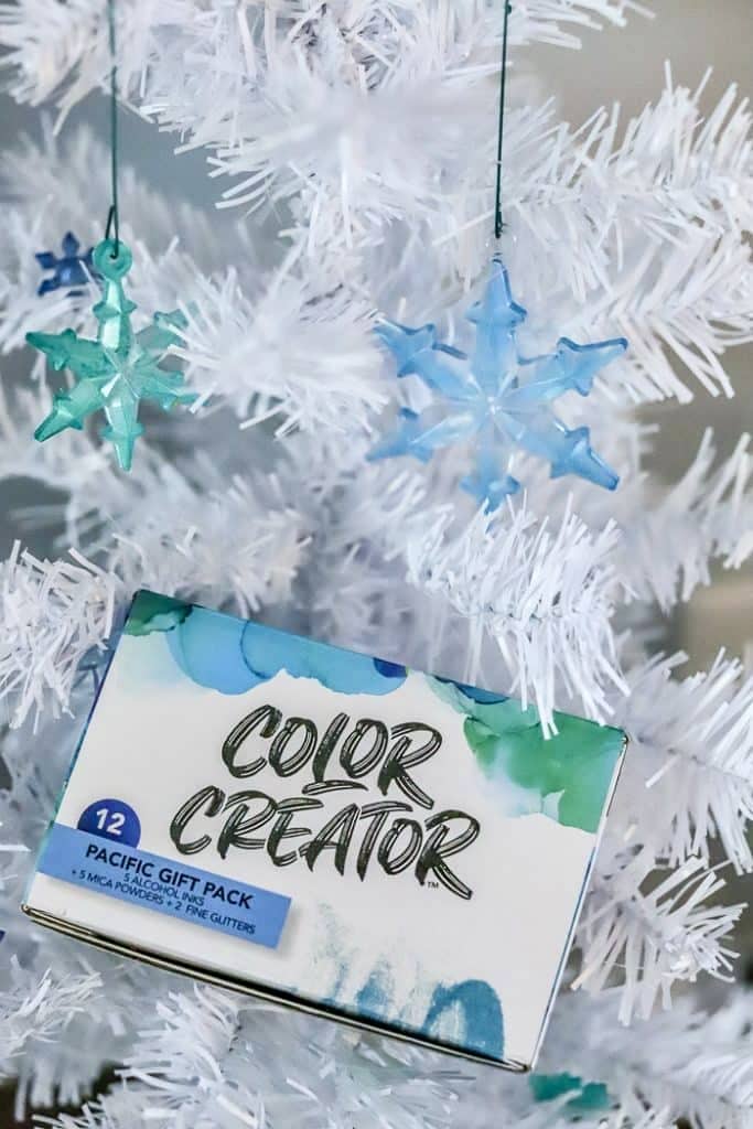 color creator and resin snowflakes