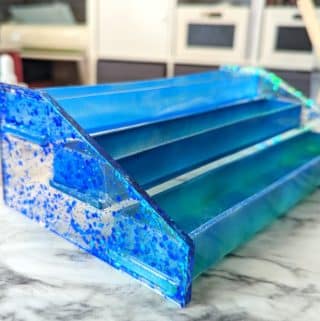 How to Make a Colorful Resin Shelf