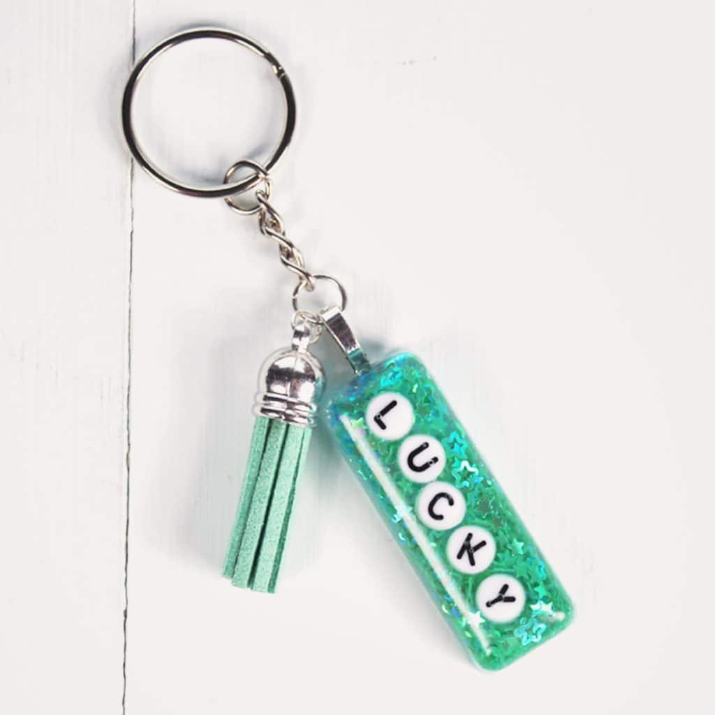 DIY Lucky Glitter Resin Keychain - Resin Crafts Blog