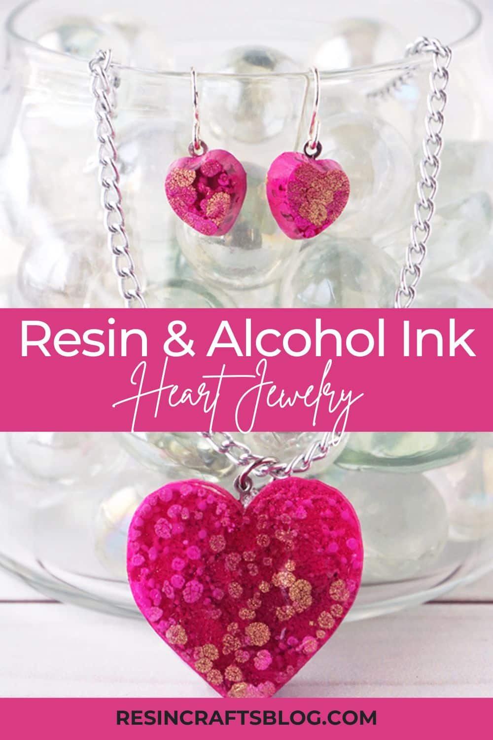DIY Alcohol Ink Resin Heart Jewelry via @resincraftsblog