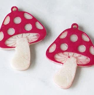 Mushroom-Earrings-Bleed
