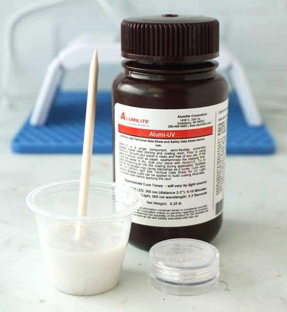 Alumi-UV resin and mixing cup