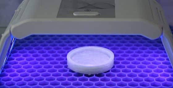 UV light with resin shaker charm